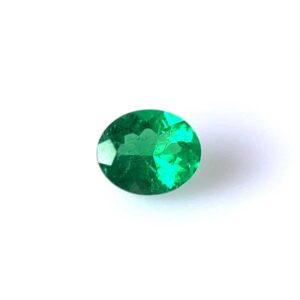 EMERALD OVAL VIVID GREEN